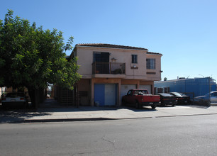 4017 Highland Ave in San Diego, CA - Building Photo - Building Photo