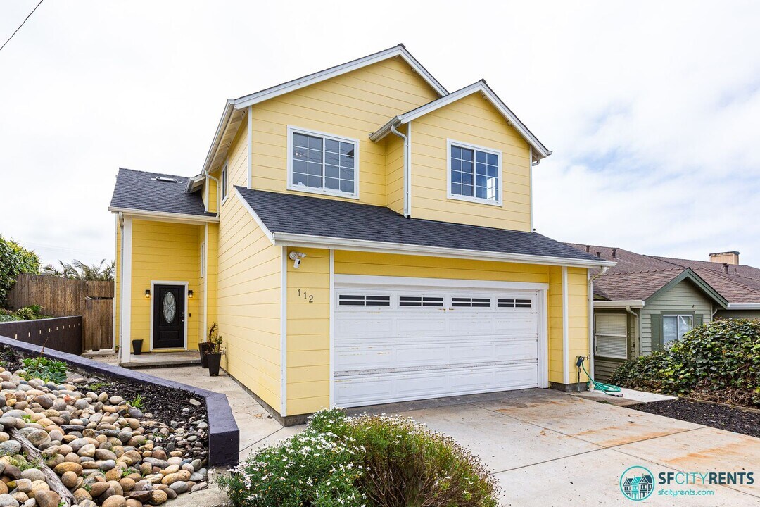 112 Bella Vista Ave in Pacifica, CA - Building Photo