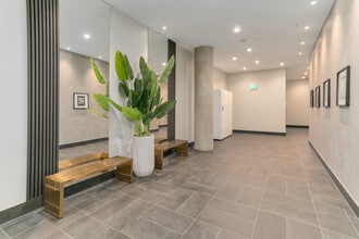 Central in Kelowna, BC - Building Photo - Lobby