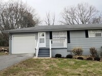 409 Longview Dr photo'