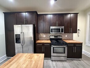 320 Woodward Ave in Mckees Rocks, PA - Building Photo - Building Photo