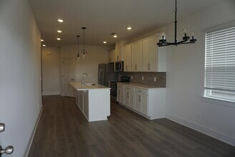 4299 Ashland City Hwy in Nashville, TN - Foto de edificio - Building Photo