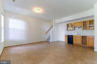 2621 Tarleton Corner Dr in Herndon, VA - Building Photo - Building Photo