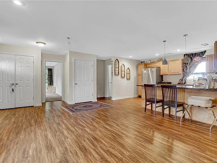 87 Quaker St in Wallkill, NY - Building Photo