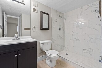 936 Lake Destiny Rd in Altamonte Springs, FL - Building Photo - Building Photo