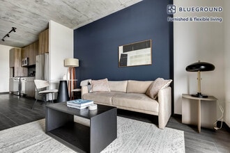 150 N Ashland Ave in Chicago, IL - Foto de edificio - Building Photo