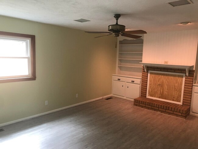 property at 3022 Livingston Rd
