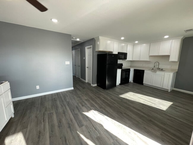 501 S Front St in Itasca, TX - Foto de edificio - Building Photo