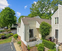 325 Eastwood Dr in Salisbury, NC - Building Photo