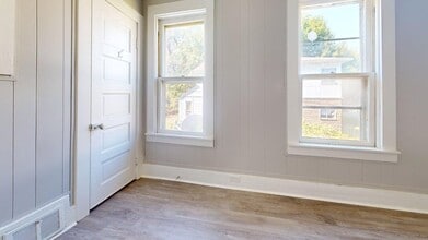 36 Lake St in Akron, OH - Foto de edificio - Building Photo