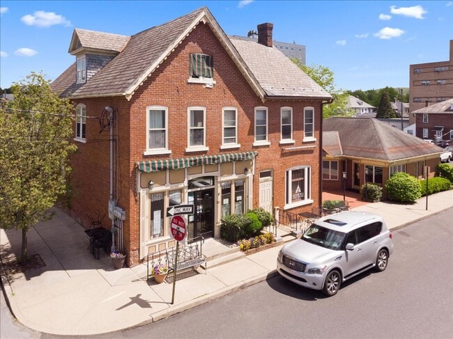 1336-1342 Chelsea Ave in Bethlehem, PA - Building Photo - Building Photo