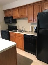 1311 Antoine Dr-Unit -181 in Houston, TX - Building Photo - Building Photo