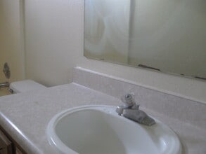 803 Pacific St in Bakersfield, CA - Building Photo - Building Photo