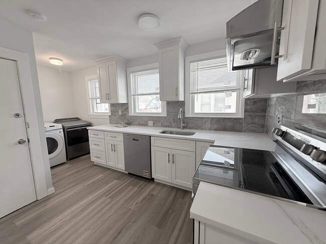 204 Farrington St in Quincy, MA - Building Photo - Building Photo