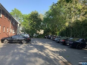 171-183-183 Fort Lee Rd in Teaneck, NJ - Building Photo - Building Photo