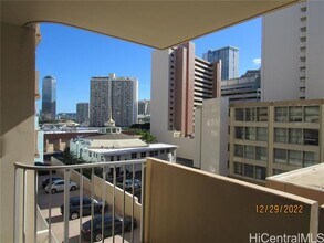 1561 Kanunu St in Honolulu, HI - Building Photo - Building Photo