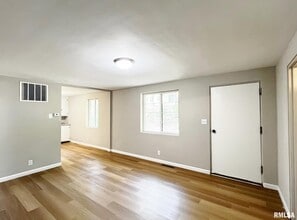 112 Oakdale Ave in East Peoria, IL - Building Photo - Building Photo