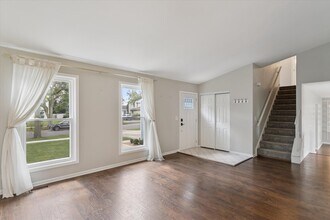 200 Heath Pl in Westmont, IL - Building Photo - Building Photo