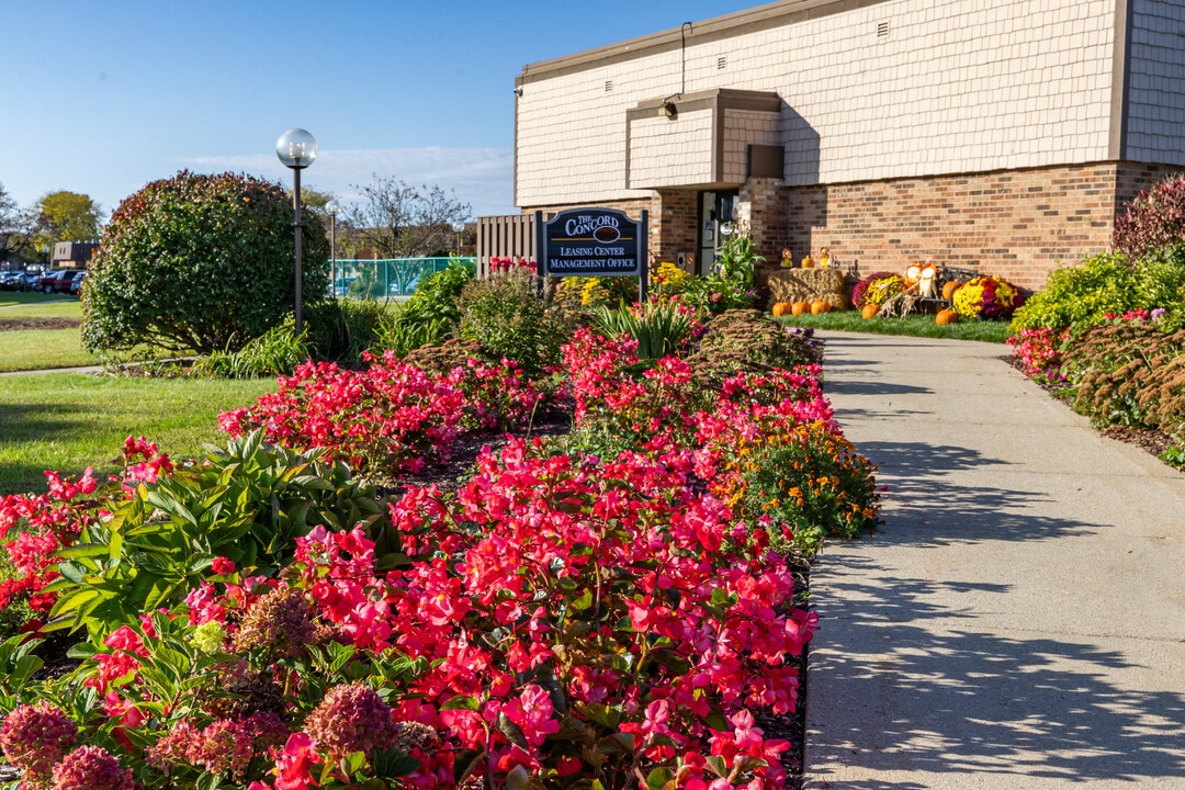 The Concord Apartments in Racine, WI - Building Photo