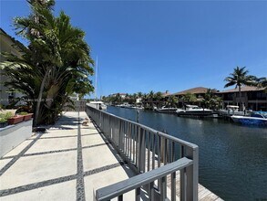 2724 NE 15th St in Fort Lauderdale, FL - Building Photo - Building Photo