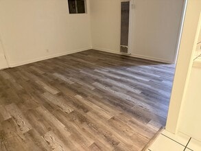 12239 W Washington Blvd, Unit B in Los Angeles, CA - Building Photo - Building Photo