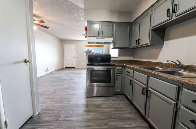 property at 419 N 15th St