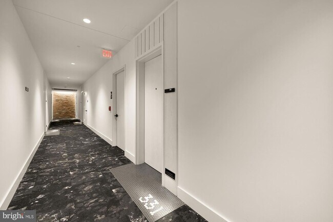 57 N St NW, Unit 331 in Washington, DC - Foto de edificio - Building Photo