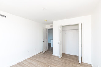 The Camelot in West Hartford, CT - Building Photo - Interior Photo