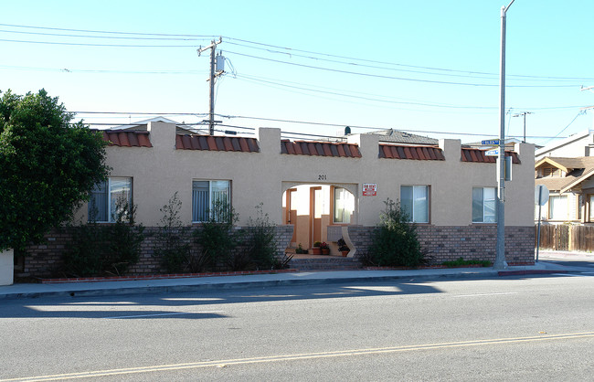 2 in Newport Beach, CA - Foto de edificio - Building Photo