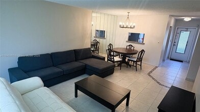 5001 NW 34th St in Lauderdale Lakes, FL - Building Photo - Building Photo