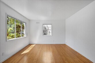 3129 Fernside Blvd in Alameda, CA - Building Photo - Building Photo