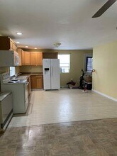 851 Western Ave, Unit Apartment 1 in Hampden, ME - Building Photo - Building Photo