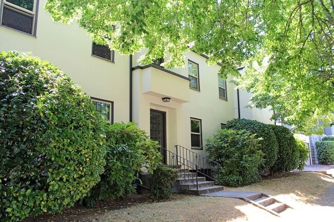 2310 SE 22nd Ave in Portland, OR - Building Photo - Building Photo