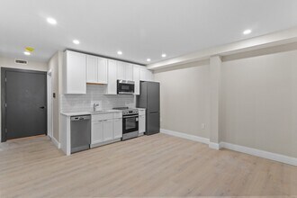 153 Green St in Worcester, MA - Building Photo - Building Photo