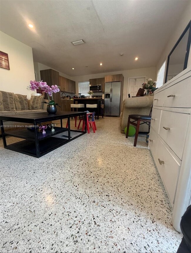 38 Silver Springs Dr in Key Largo, FL - Building Photo - Building Photo