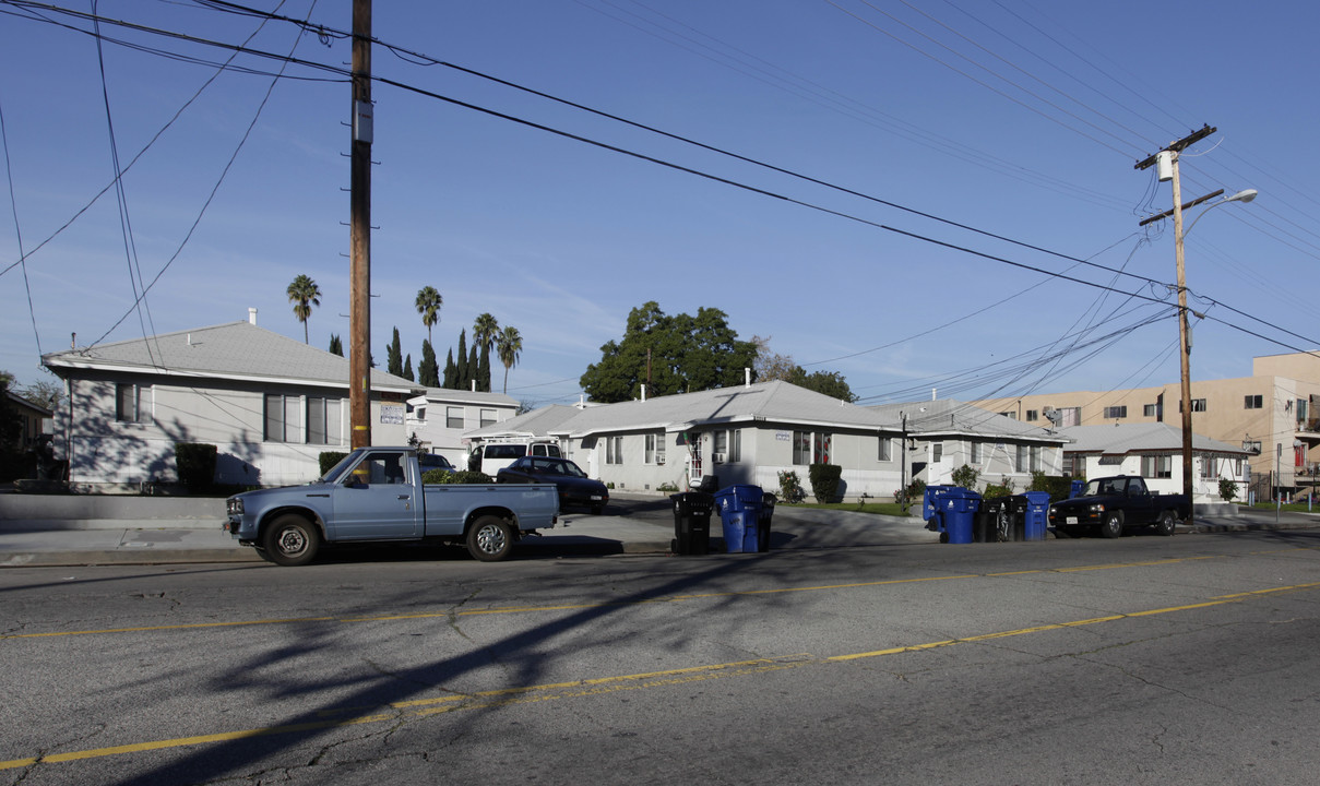 6443-6463 Fulton Ave in Van Nuys, CA - Building Photo