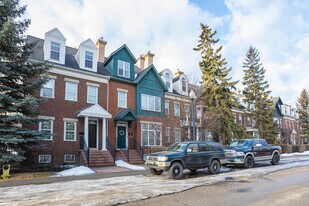 2445 Sorrel Mews SW in Calgary, AB - Building Photo