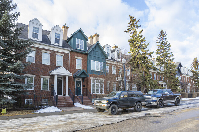 2445 Sorrel Mews SW in Calgary, AB - Building Photo - Primary Photo