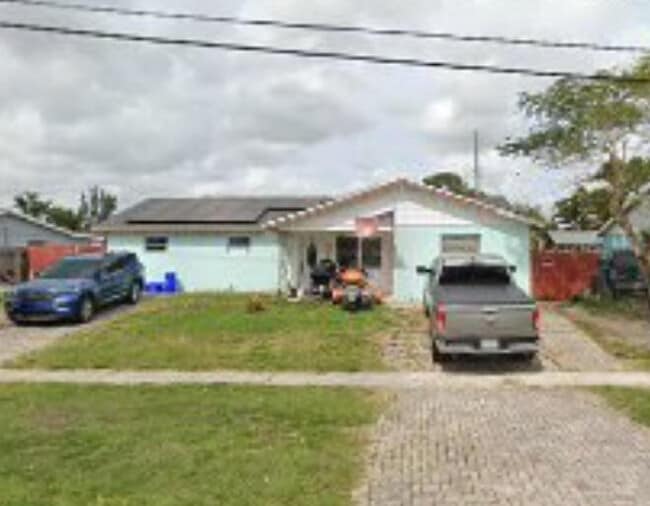 property at 4945 Sunny Ln Ave