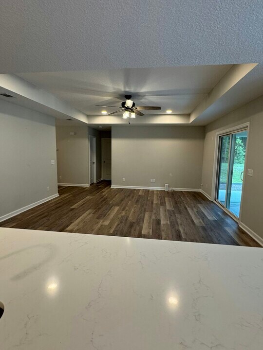 186 Hunters Point Way in Brunswick, GA - Building Photo