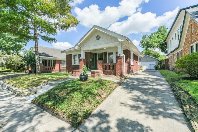 931 Teetshorn St in Houston, TX - Building Photo - Building Photo