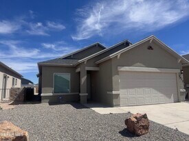 5012 Marcella Santillana in El Paso, TX - Building Photo