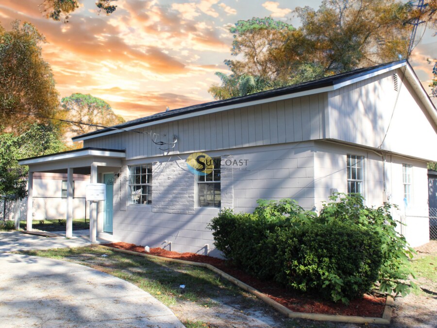 10421 Pinehurst Dr in Jacksonville, FL - Building Photo
