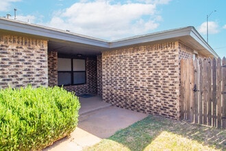 15 Wagnon Dr in Wolfforth, TX - Building Photo - Building Photo