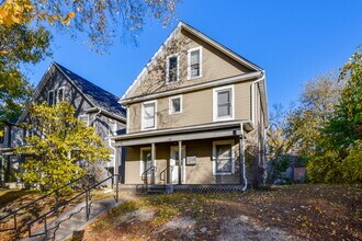 2519 Lyndale Ave S in Minneapolis, MN - Building Photo - Building Photo