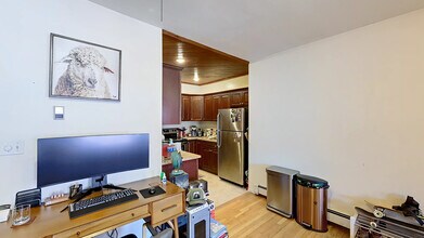 36 Symphony Rd, Unit 3A in Boston, MA - Foto de edificio - Building Photo