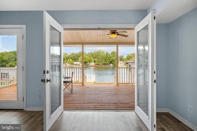 property at 3614 Lakeside Dr
