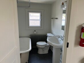 133 W Pine St, Unit Apartment in Boalsburg, PA - Building Photo - Building Photo