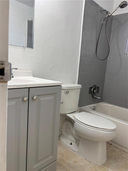 198 Tropical Ave in West Palm Beach, FL - Foto de edificio - Building Photo