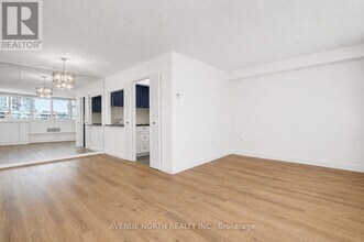 500 Laurier Ave W in Ottawa, ON - Building Photo - Building Photo